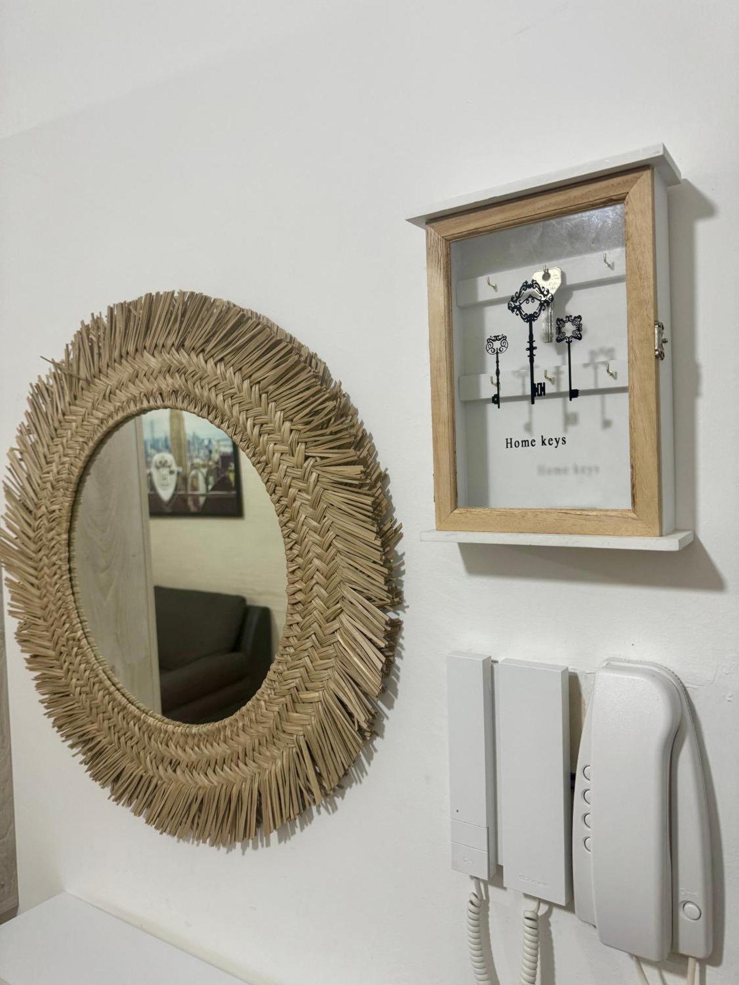 Casa Alessio - Elegante Appartamento Nel Cuore Di Cesano Maderno Eksteriør bilde