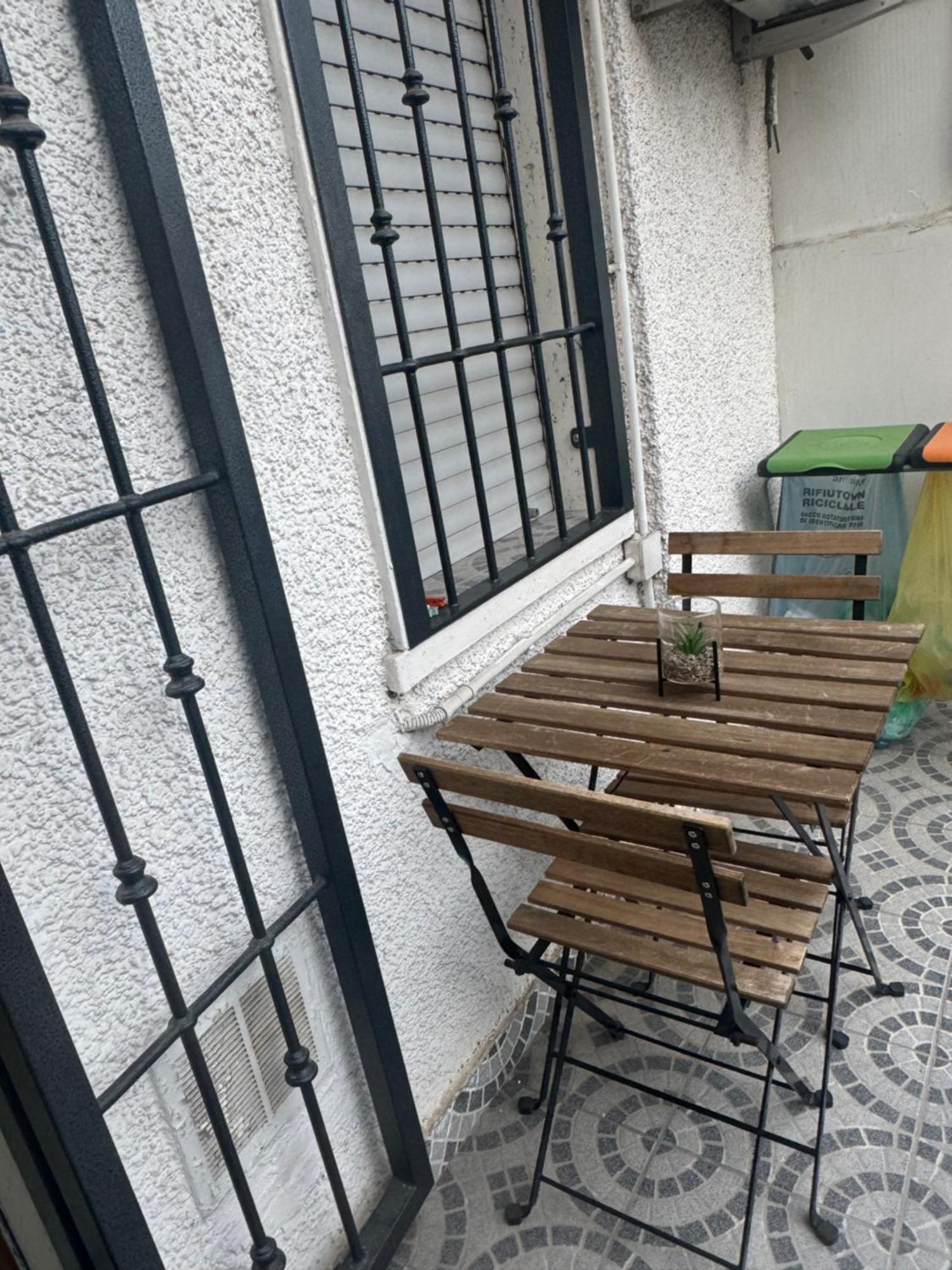 Casa Alessio - Elegante Appartamento Nel Cuore Di Cesano Maderno Eksteriør bilde