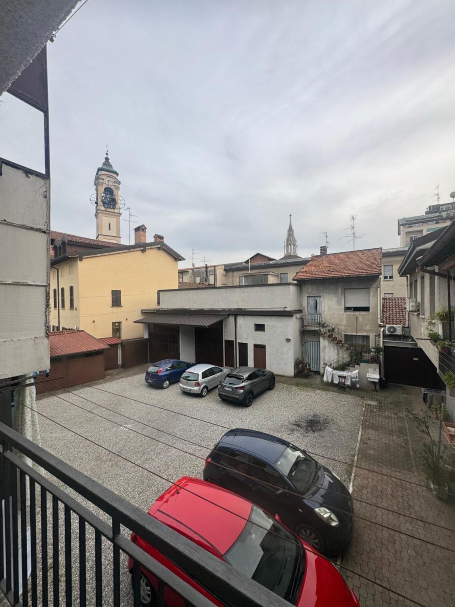 Casa Alessio - Elegante Appartamento Nel Cuore Di Cesano Maderno Eksteriør bilde