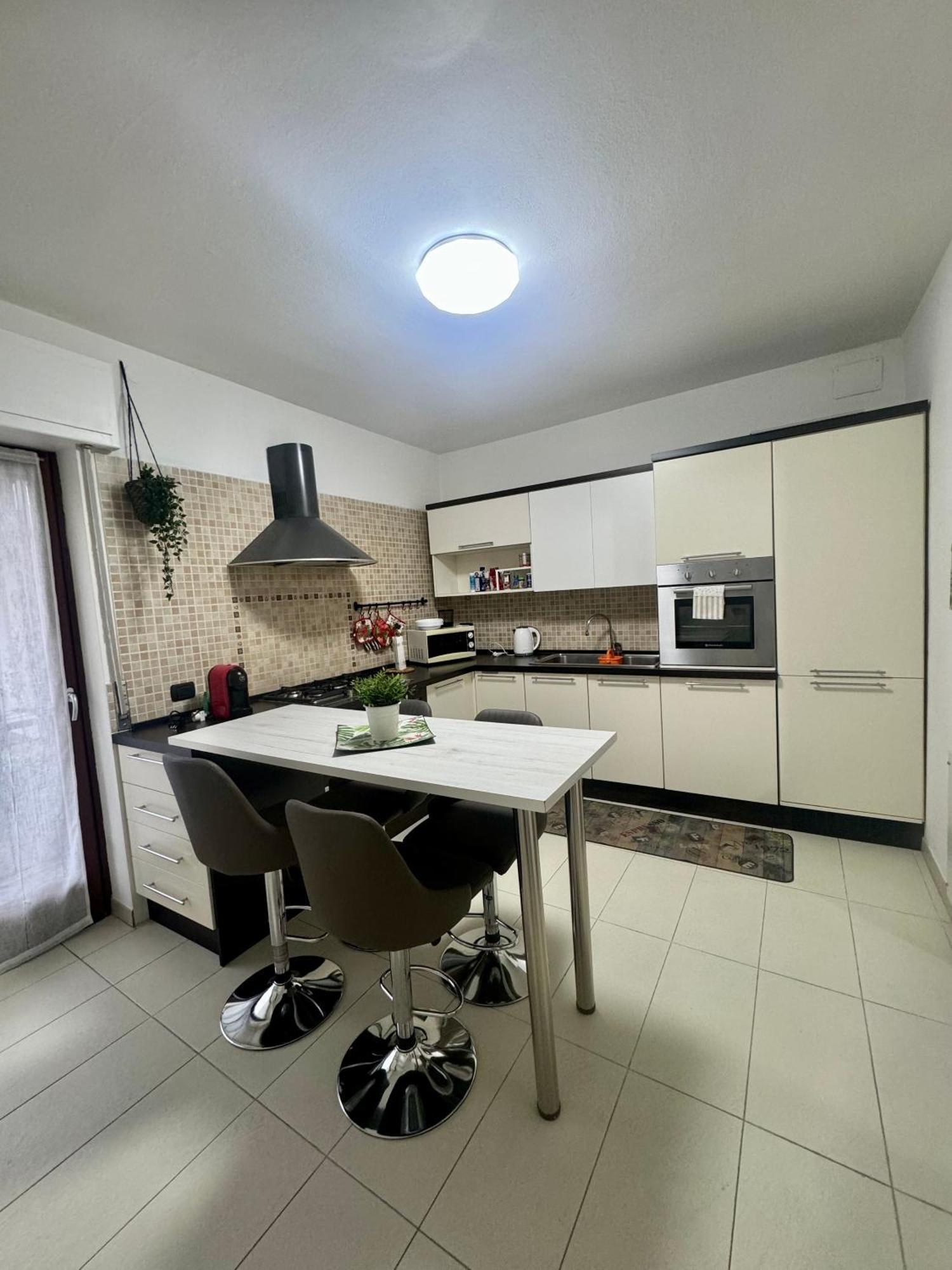 Casa Alessio - Elegante Appartamento Nel Cuore Di Cesano Maderno Eksteriør bilde